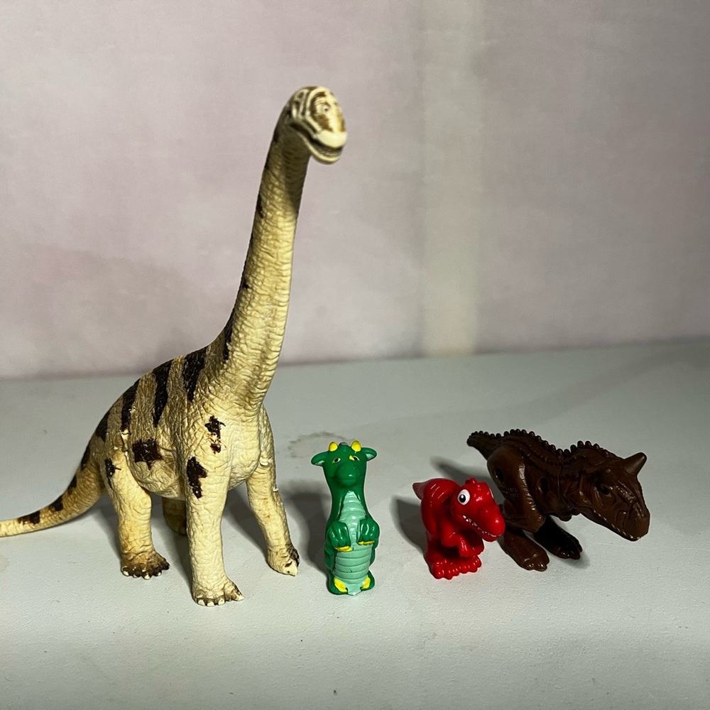 Lot of 4 dinosaurs